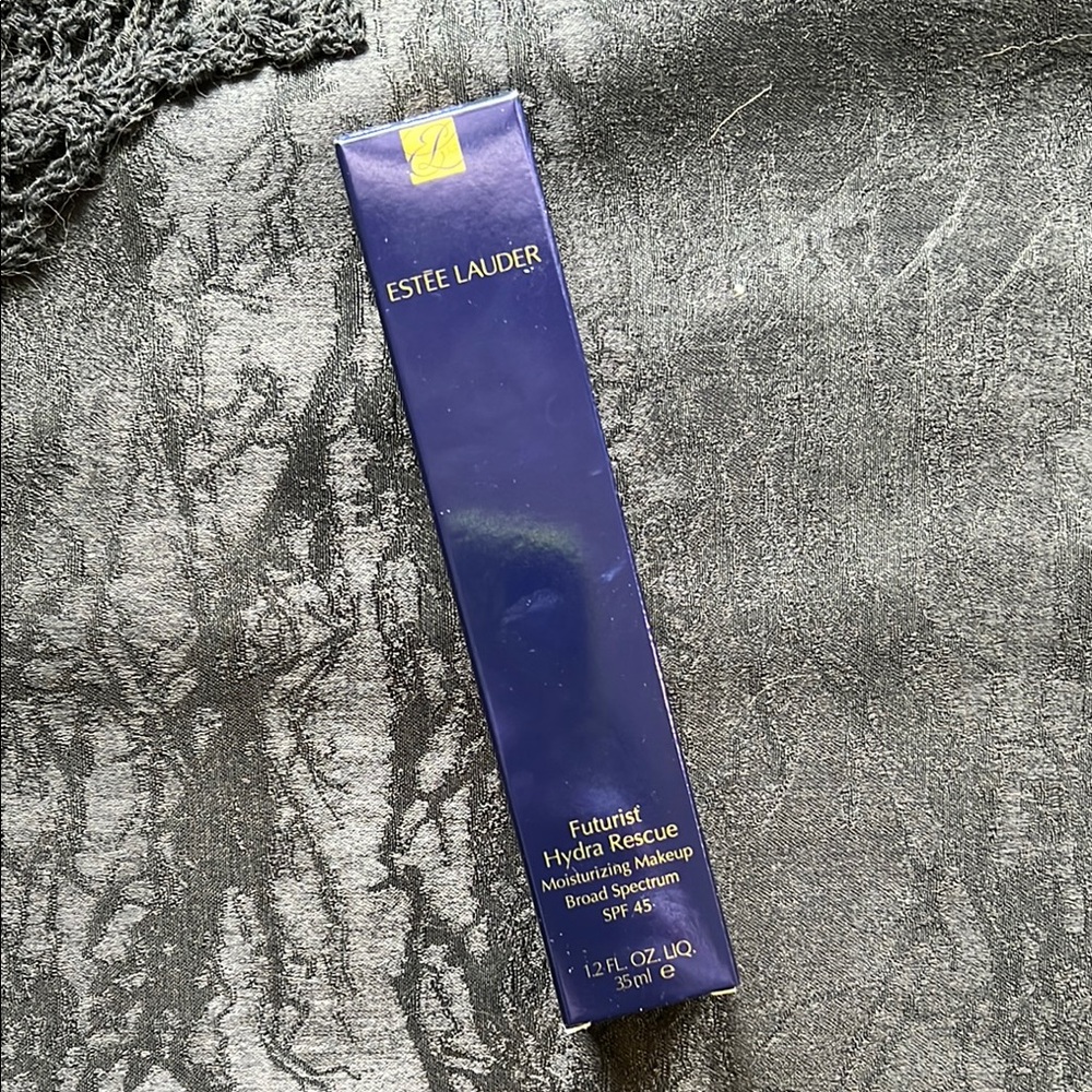 Estée Lauder Futurist Hydra Rescue Foundation 1C1 Cool Bone